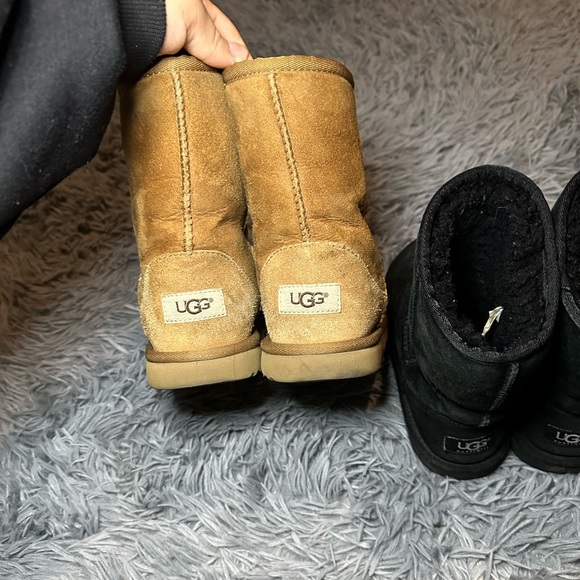 2 Pairs of UGG Boots - Picture 13 of 14